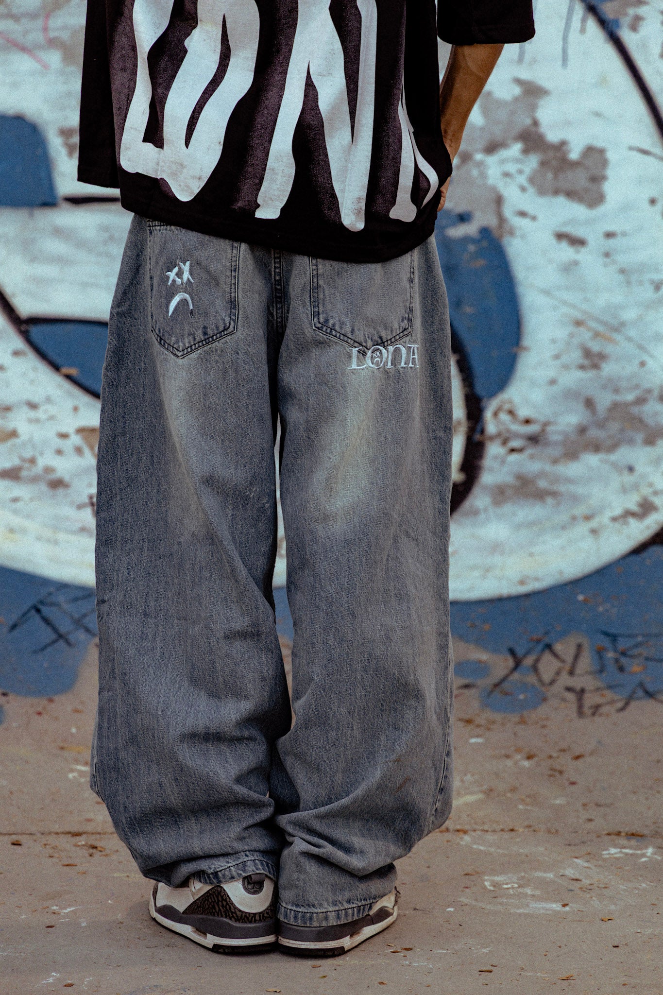 BLUE 'WALKING MAN' DENIM JEANS